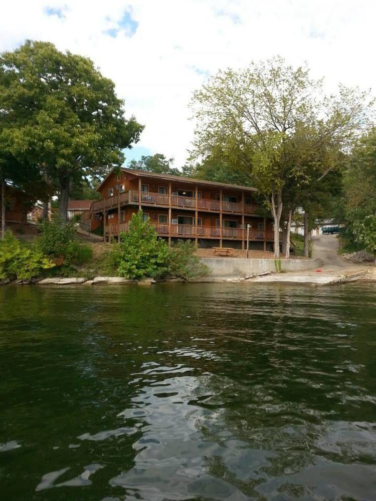 Hotel Wilsons On The Lake Camdenton Exterior foto