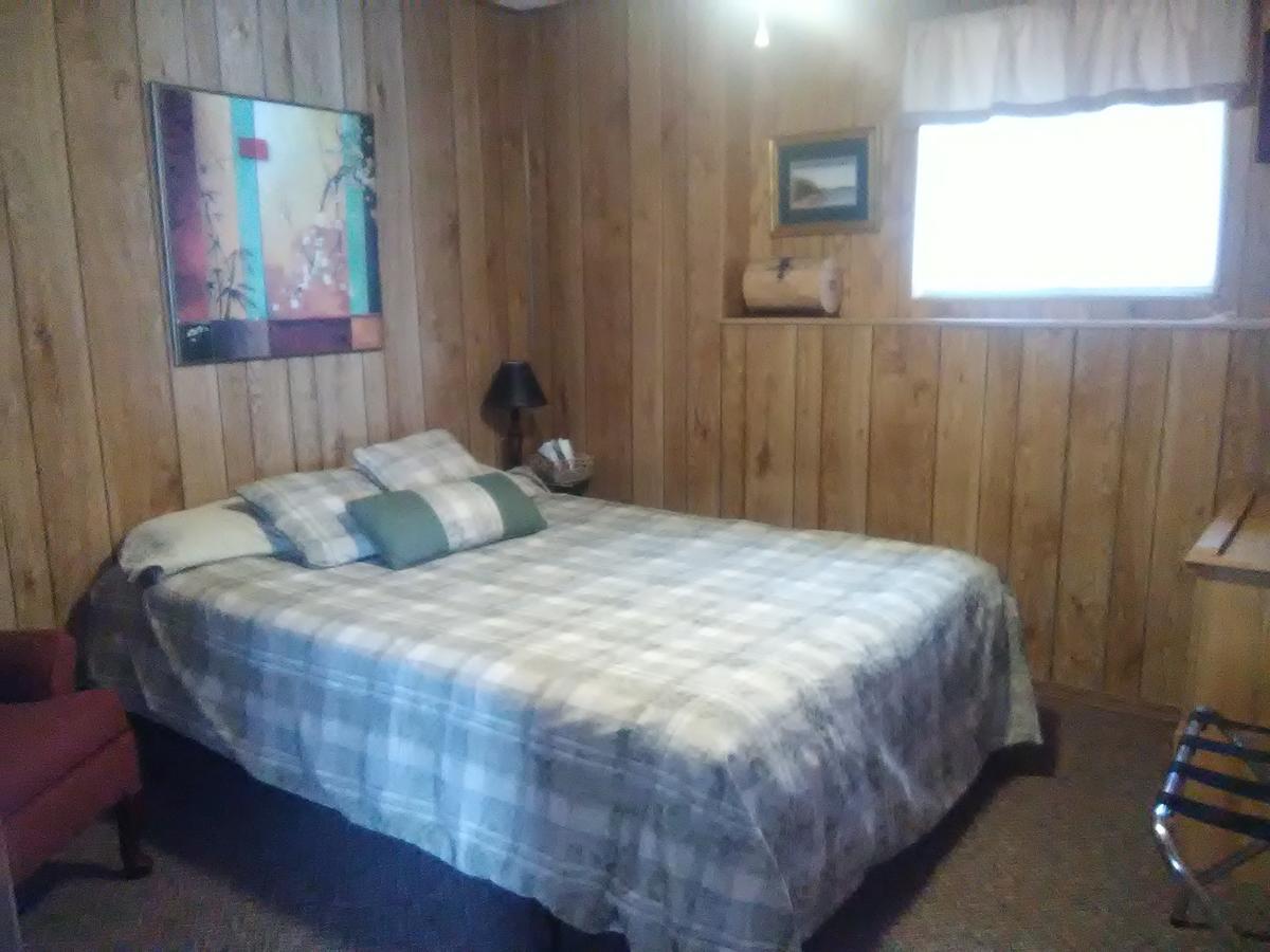 Hotel Wilsons On The Lake Camdenton Exterior foto